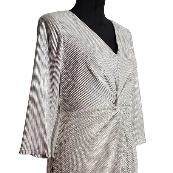 JM STUDIO Silver Metallic Twist Front Dress with Front Slit, Size 10P - Picture 4 of 13